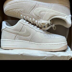 NWT Nike Women's Air Force 1 '07 SE, Sz 11